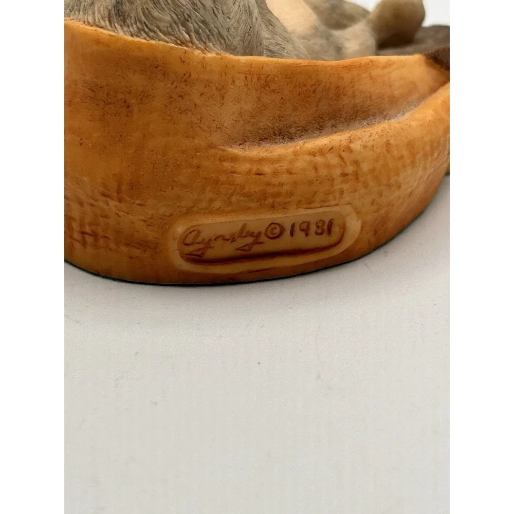 Vintage Aynsley Master Craft Sleeping Cat Kitten in Cap - 1981 - Made in England